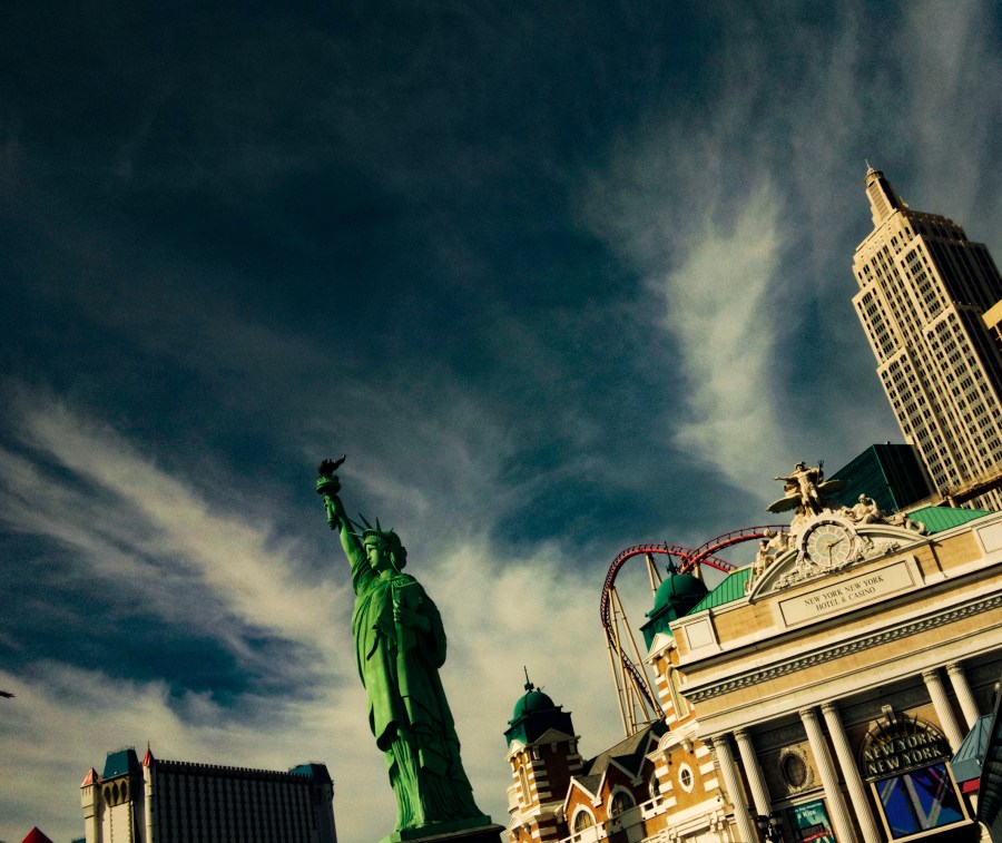 Vegasin kautta maailman suurimman kanjonin äärelle ja sieltä punavuorille, maaliskuu&nbsp;2016