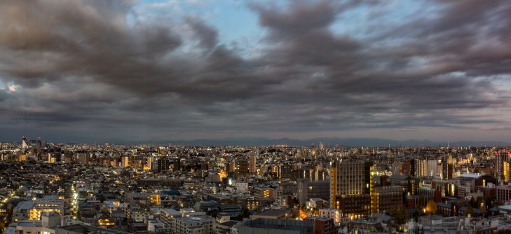 Tokio aamunkoitteessa Ikebukurossa